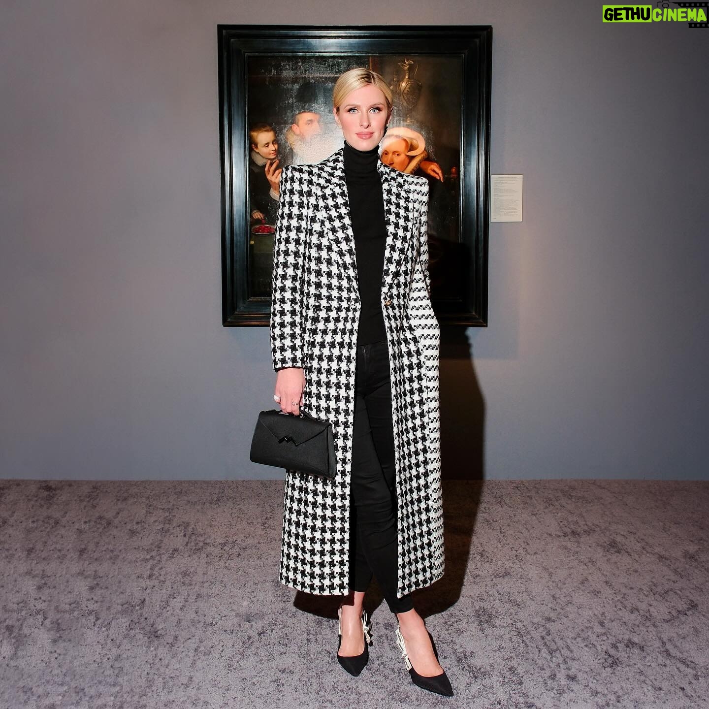 Nicky Hilton Instagram - Opening night of the Winter Antiques Show. ❄️ Always one of my favorite NYC nights.