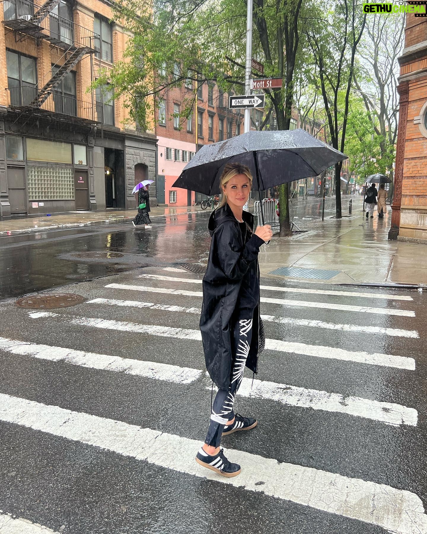 Nicky Hilton Instagram - Summer in the city is so underrated. Love it.