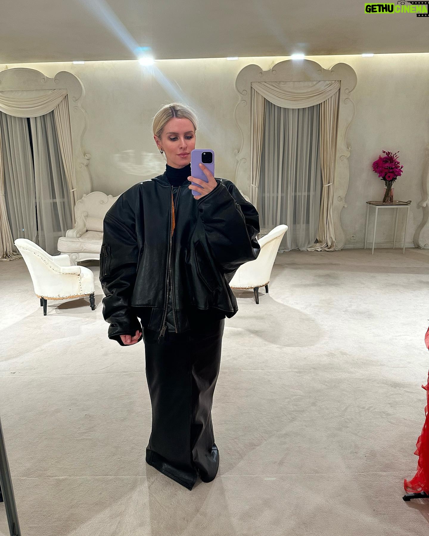 Nicky Hilton Instagram - Could not have asked for a better birthday week in the best city with my best friend! Most epic sisters trip! 🇫🇷👯♀️❤️🥐