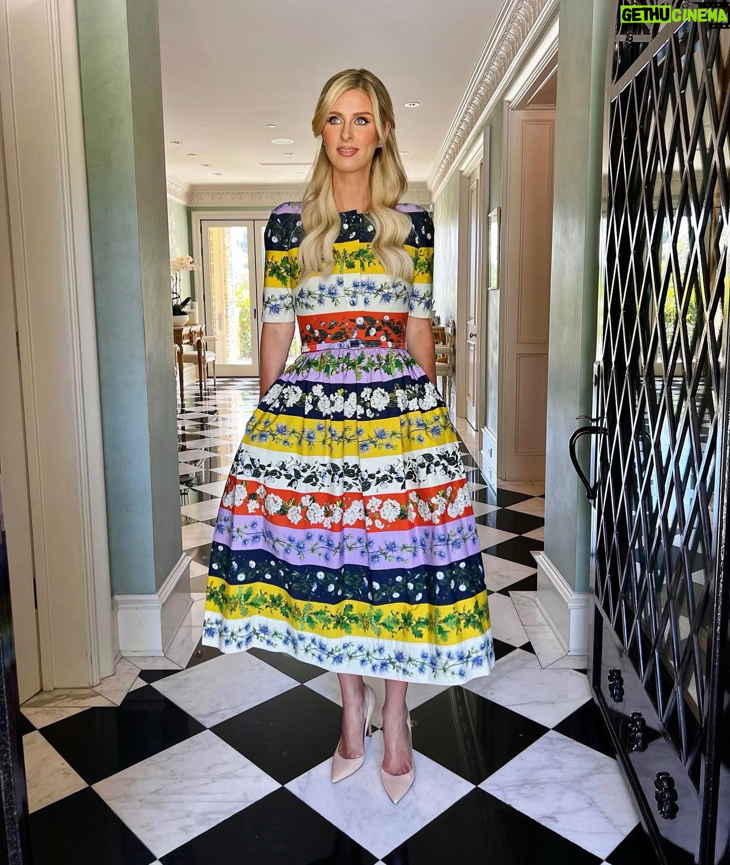 Nicky Hilton Instagram - Wearing my love for flowers one dress at a time. πͺ»πΌπ·