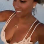 Nicole Alexander Instagram – 🌅😊