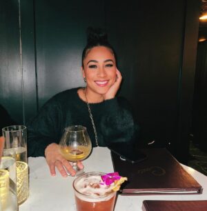 Nicole Alexander Instagram - Date night with #sis🥰 And when I say let’s take a pic, 4th frame is what I get lol  #speakeasy #sistersnightout 🥂