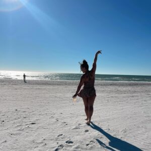 Nicole Alexander Instagram - ☀️Sun Kissed🥰 #sunsets #family #sundayfunday