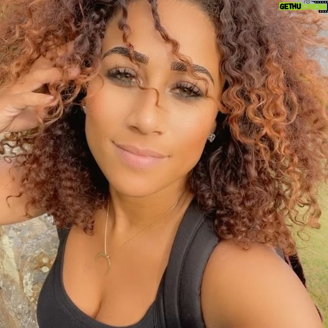Nicole Alexander Instagram - 🧚🏽♂️ The #Adventures of #Howth #Ireland ☘️🥰