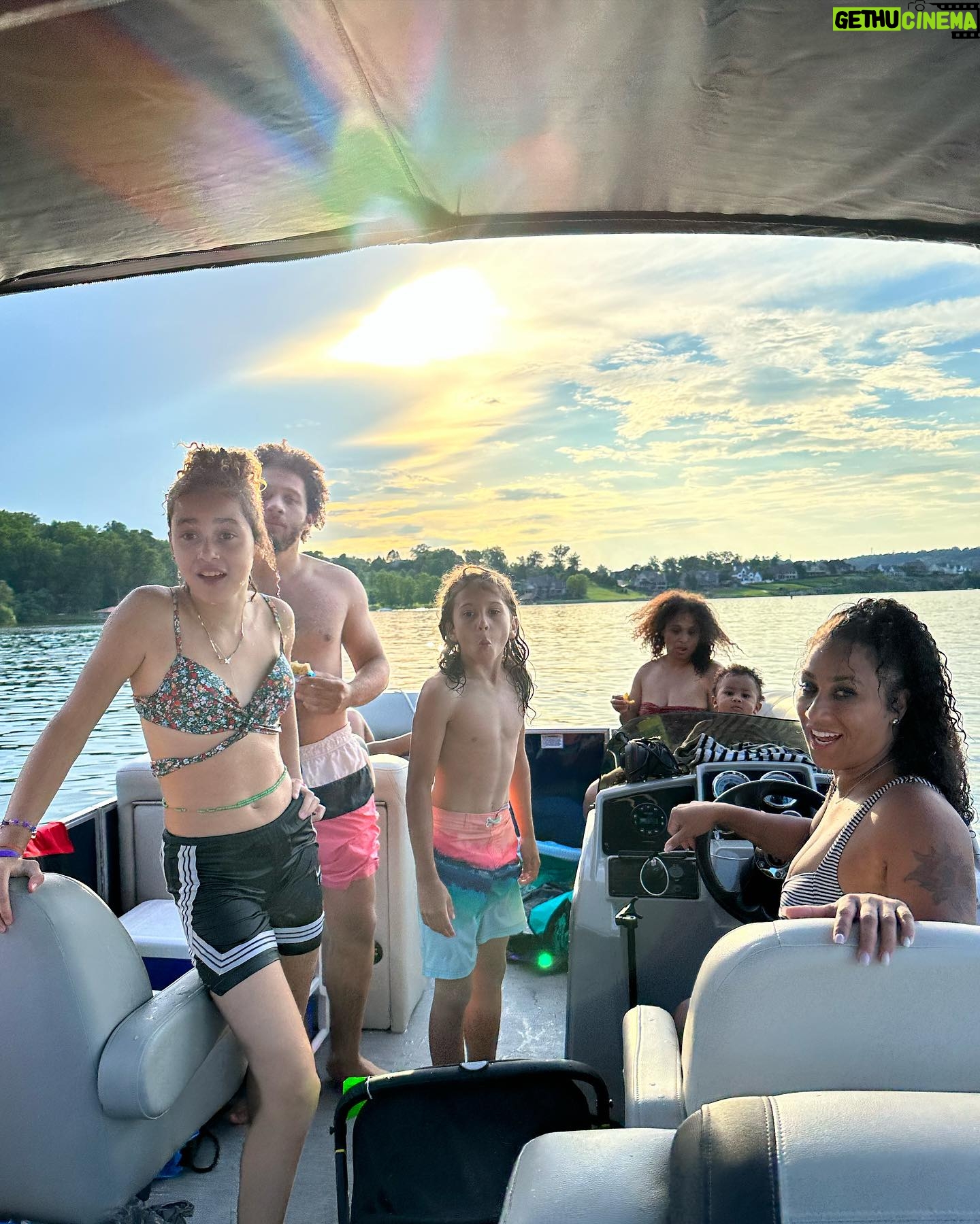 Nicole Alexander Instagram - Lately 🥰 #Lakelife #Family #AuntieNikki #Sisters
