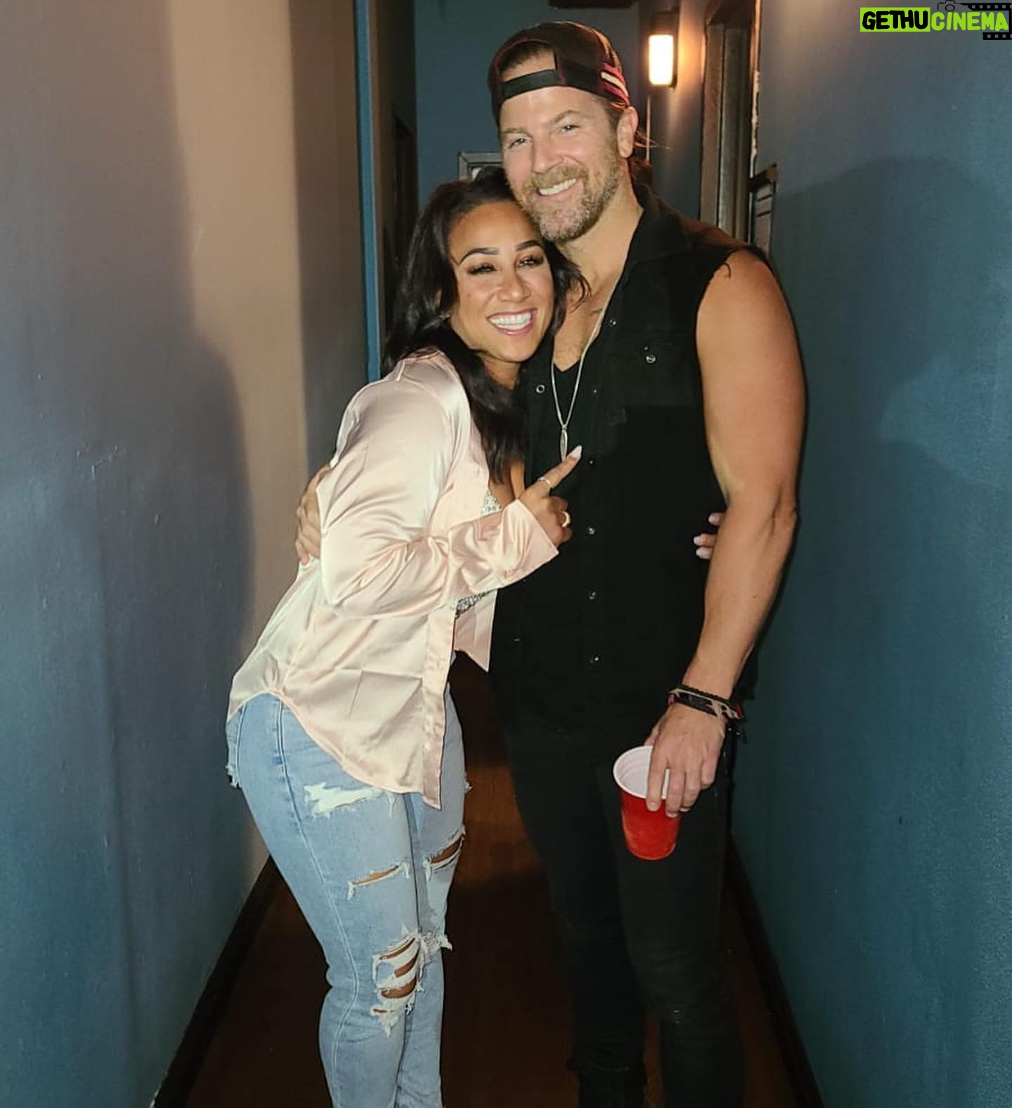 Nicole Alexander Instagram - Love this guy @kipmooremusic put on a hell of a show last night 💪🏽