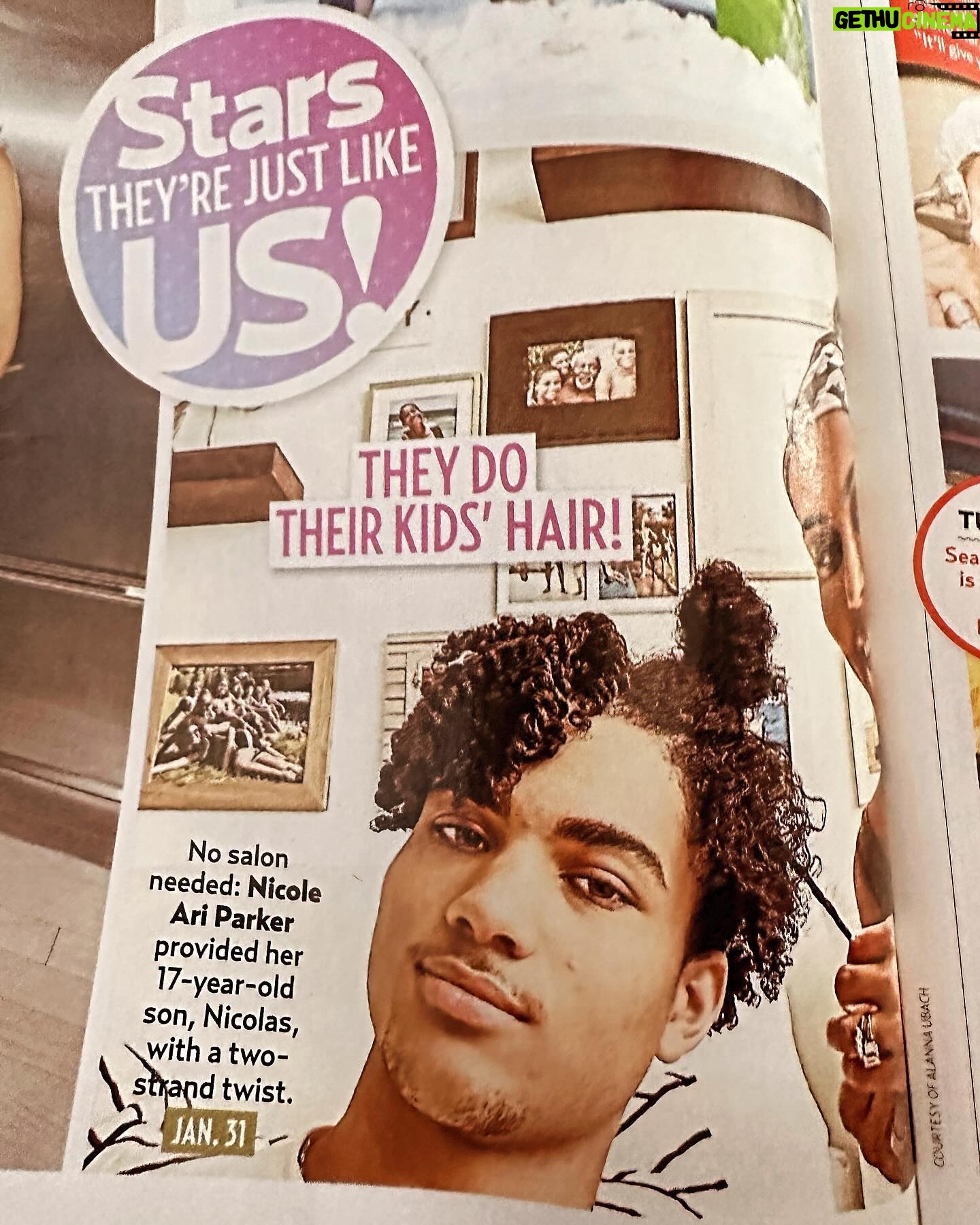 Nicole Ari Parker Instagram - On my way thru the airport saw this 😄 … Swipe to see what I used to get my Keeko together: ✅ Wash good 🫧 ✅Deep condition with @naivashaintl Fantastic Hair Masque @curlqueenofficial ✅Detangle with @felicialeatherwood Amazing Brush & @designessentials leave-in spray ✅Twist easy with @melaninhaircare elongating cream #🤎owned Happy February y’all 🪮 @nico.kodjoe @usweekly