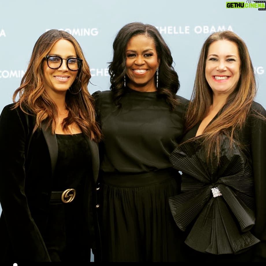 Nicole Ari Parker - 15.7K Likes - So grateful to live in the same time as you...that my children have witnessed your Grace and Strength and Majesty.
The world has become a better place with you in it. Today and everyday we celebrate you.
🎊🎉Happy Birthday🎉🎊 to the Mighty Magnificent @MichelleObama #GOAT.
Thank u to my girl #collegeBestie #NYU @karafeifer for the best Christmas present ever. 💛 #Becoming