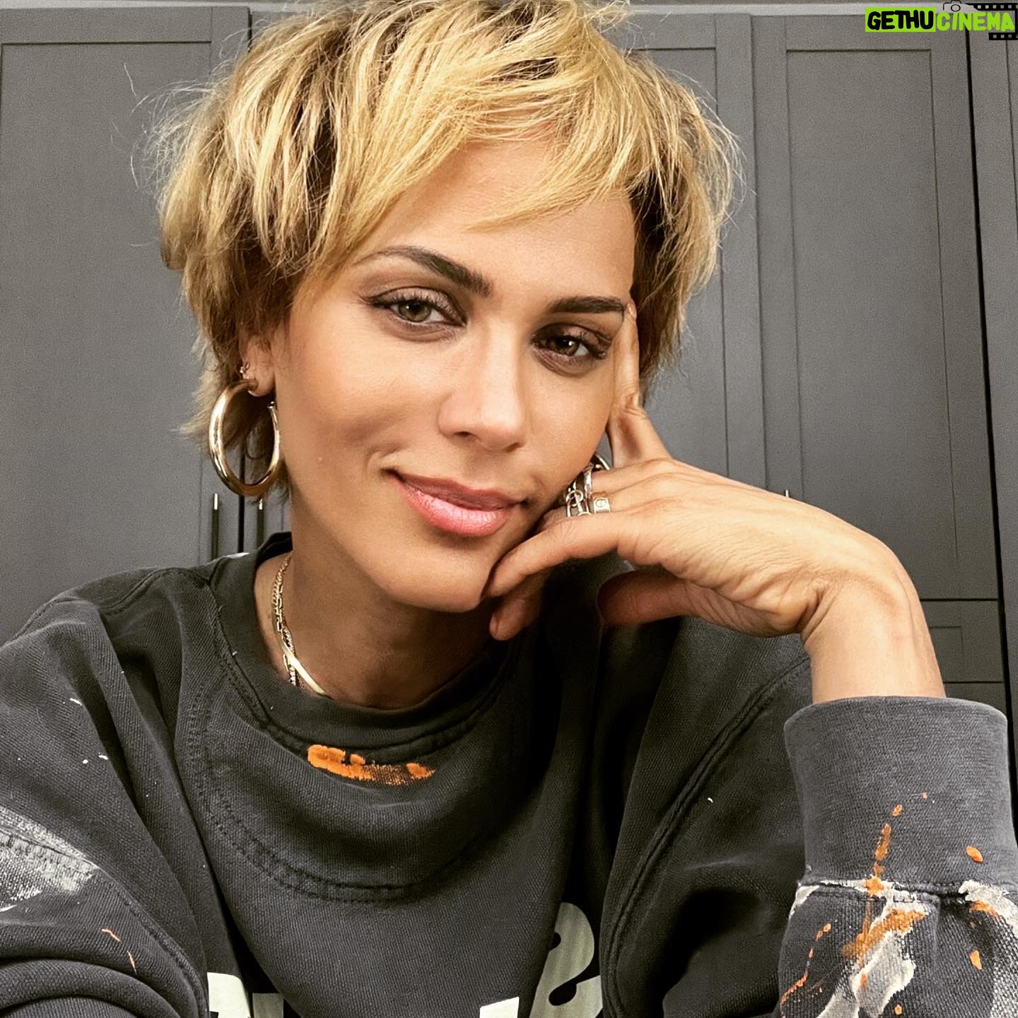 Nicole Ari Parker - 15.5K Likes - 💋
#WhereWeGoin’Weds
👱🏽♀️ @greg_gilmore