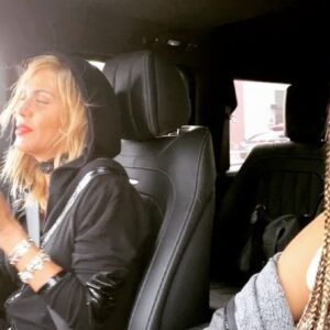 Nicole Ari Parker Instagram - 🖤 #SophieTheDreamCrusher 🎵Essence @wizkidayo & @temsbaby ft @justinbieber Hooded👘 @keithwardbeauty