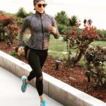 Nicole Ari Parker Instagram - Making it do what it do... #fitnessfriday #💪🏽👟🏃🏽‍♀️ @TheGymwrap
