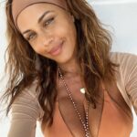 Nicole Ari Parker Instagram – Sometimes you wear it just cause it matches…🤎🤎

@gymwrap