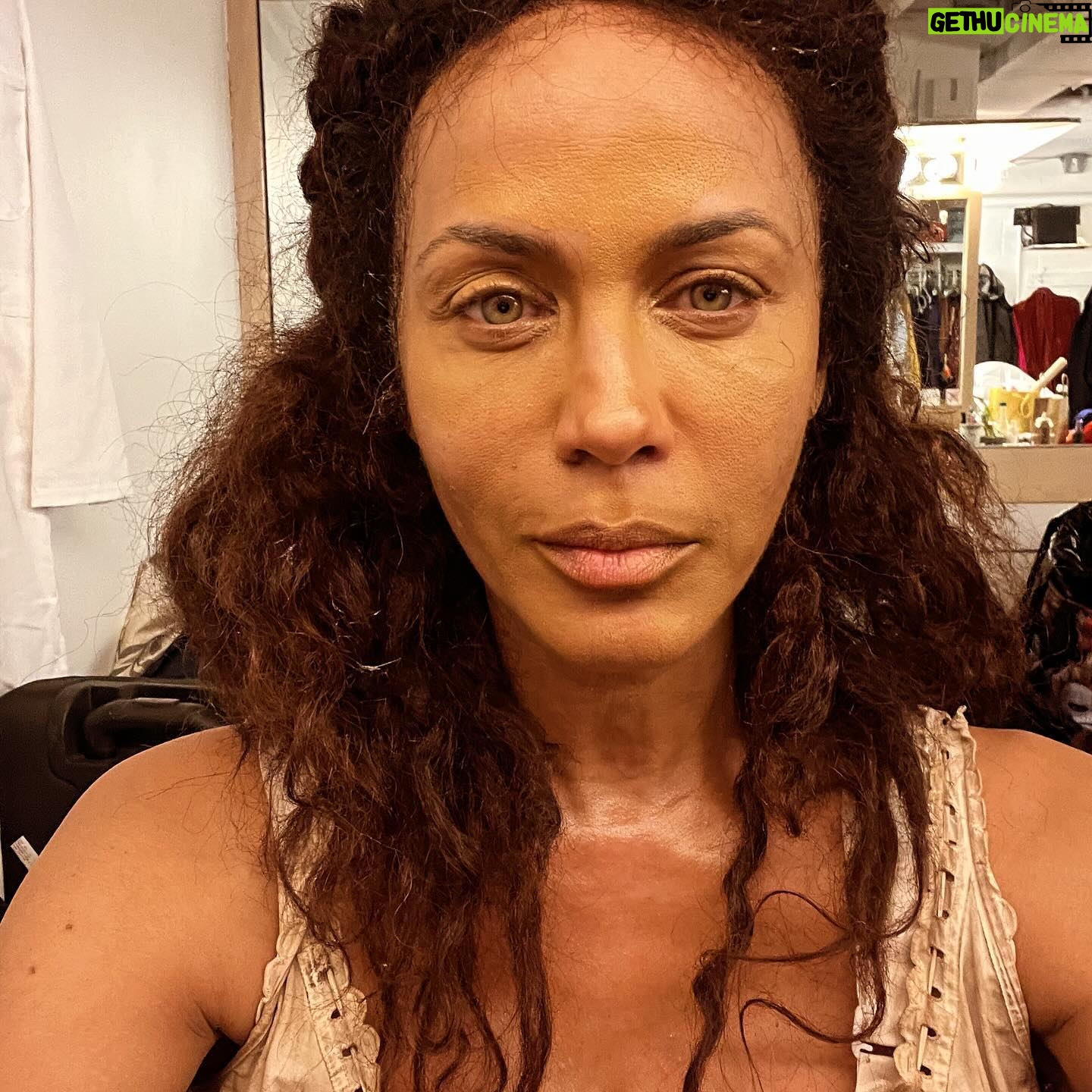 Nicole Ari Parker Instagram - BEYOND honored to be among these brilliant 🌟 nominees and so grateful to have had the chance to share the @roundaboutnyc stage with the incredible cast of #TheRefugePlays written by amazing #NathanAlanDavis in the role of #Early in 3 stages of her magnificent life…directed by the one&only @PatriciaMcgregor Thank You 🙏🏽 🙏🏽❤️ 🎭