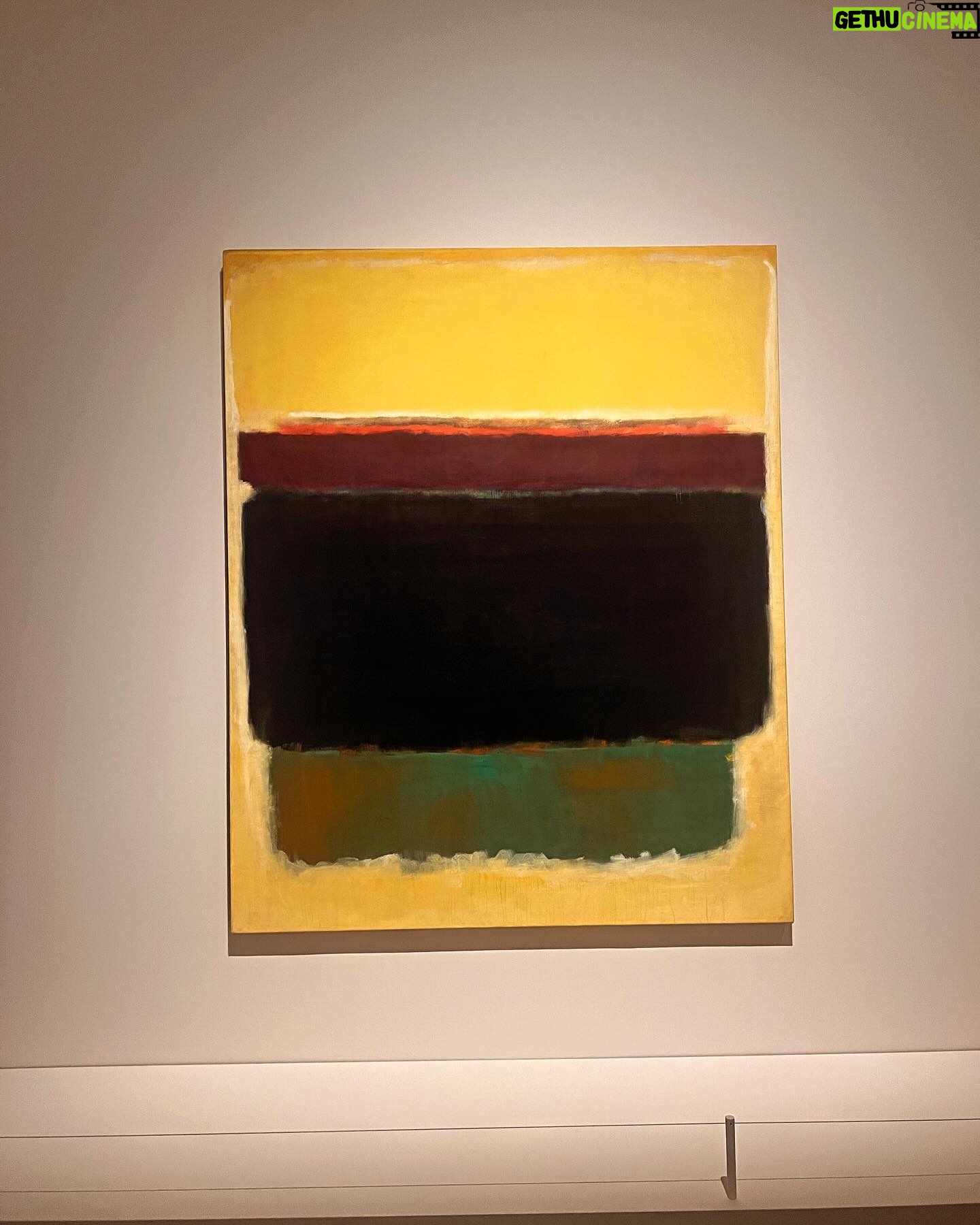 Nicole Ari Parker Instagram - So good to spend time with my bubb @karafeifer in Paris. 🇫🇷 The spectacular Rothko exhibit the Foundation @louisvuitton is a must see. @fondationlv Breathtaking. 👜 @josephduclos 🩳 @thefrankieshop 🧦 @wolford 👞 @chanelofficial