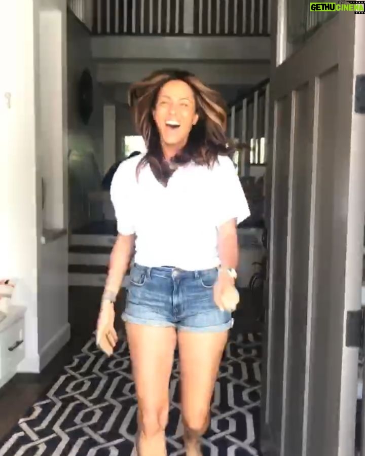 Nicole Ari Parker - 78.6K Likes - When your friend who moved to TEXAS sends you a Text saying she's SORRY she can't be there on yr bday...then RINGS the bell 2 SECONDS later...and moves the 🎈🎈🎈out of her face.... TOTAL SCARY HAPPY @nikkichuhome
A. I am hard to surprise (i always find the presents from Santa by accident in the garage..my whole life )
😔
B. I thought we were gonna just have a nice chill day at home 🏠
C. That's her doormat at my front door from her home collection 🤣
#birthdaysurprises #yallgotme #soawesome #💕💕💕