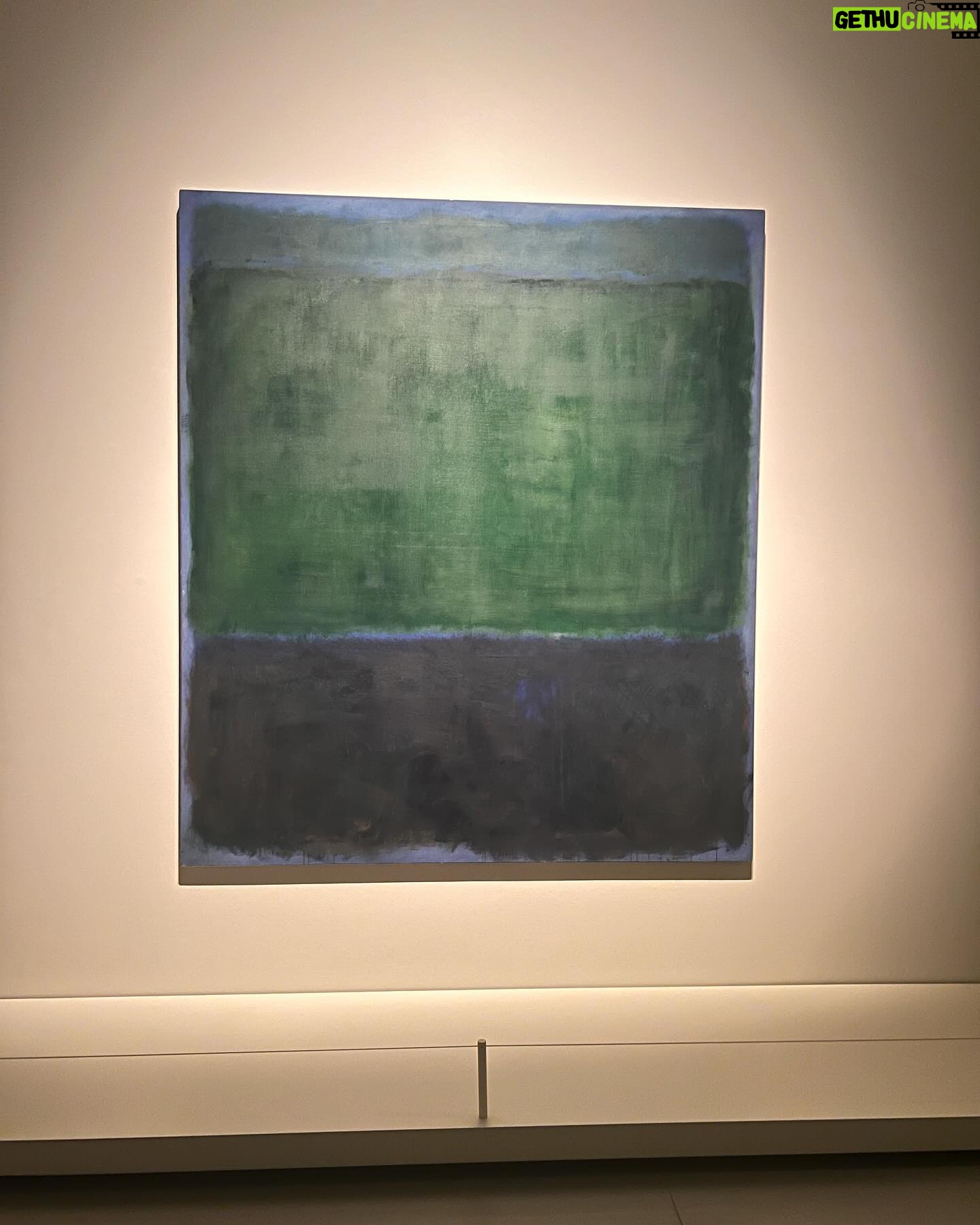 Nicole Ari Parker Instagram - So good to spend time with my bubb @karafeifer in Paris. 🇫🇷 The spectacular Rothko exhibit the Foundation @louisvuitton is a must see. @fondationlv Breathtaking. 👜 @josephduclos 🩳 @thefrankieshop 🧦 @wolford 👞 @chanelofficial