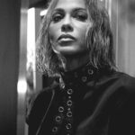 Nicole Ari Parker Instagram - Je suis allé a la @Off____White Show à Paris…C’etait Magnifique. Bravo 👏🏽👏🏽👏🏽 @ibkamara 👊🏽👊🏽👊🏽 🇸🇱 🇫🇷 💄 @makeupvincent 💇🏽‍♀️ @naivashaintl 📸 @artofv 👁️ sparkle @officialbyredo