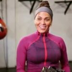 Nicole Ari Parker Instagram - New Colors❤💚💙💜💛27 takes later...😂😂😂😂#SaturdayShenanigans #YouNaaameit @Regrann from @thegymwrap - When you can’t figure out which #GymWrap to buy @SallyBeauty @Walmart *** Just ask @nicoleariparker #lol #unameitchallenge #gymwrap #fitness #athleisure #beatthesweat #yoga #tennis #running #crossfit #motivation #determination #motivation #friday #vibes #rainyday #saturday #vibes