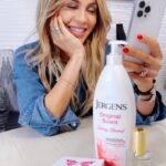 Nicole Ari Parker Instagram - #JergensPartner Watch me surprise my Mom 💕 with an early Mother’s Day gift (☝🏽You gotta see the end) Together with @JergensUS and @AdinaEden, I’ve co-designed a limited-edition bracelet inspired by the iconic JERGENS Skincare Cherry Almond Scent. You can get the bracelet on Jergens.com with any $15 purchase of Original Scent Cherry Almond products, while supplies last! This partnership has been so fun and I love that JERGENS Skincare knows that no matter how you come into motherhood, you just know things once you’re a mom. Call it a sixth sense – JERGENS Skincare calls it “Mom-Sense” – a mom’s way of knowing what their family needs to feel good. Happy #MothersDay to all and I hope your Mom-Sense continues to shine! See my stories for more. #paidpartnership @jergensus