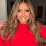 Nicole Faulkner Instagram – Bronzey glam on @jessicaburciaga last night ✨😍