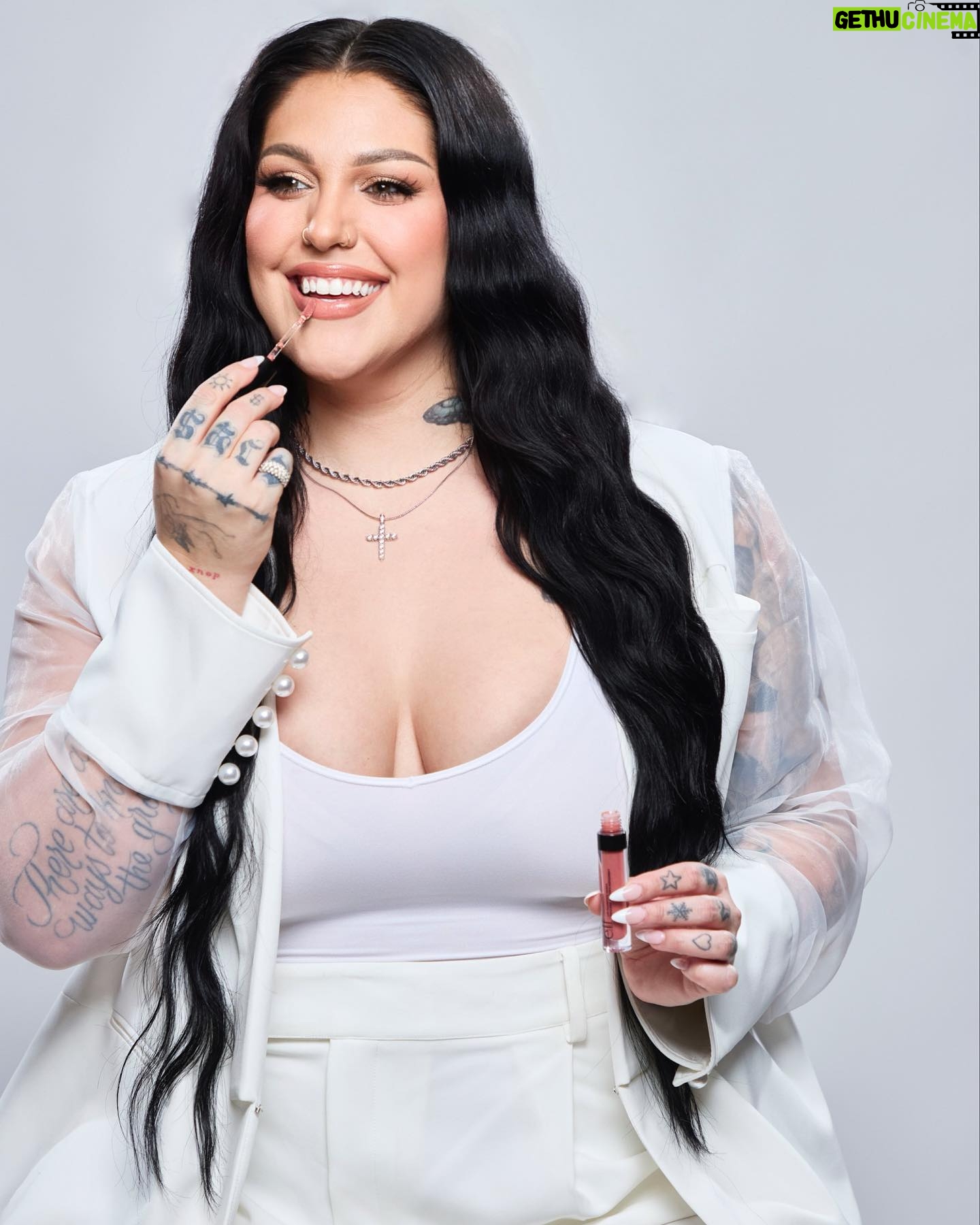Nicole Faulkner - 40.2K Likes - I’m extremely proud and grateful to kick off 2024 by announcing I have a new home at @elfcosmetics as Senior Director of Artistry & Events!!! 🎉 🤍🎨
This role was crafted for me specifically to fully encompass my strengths and passion for both artistry, of course, as well as events!
I’m so excited to be apart of this amazing brand/community and ready to step into this dream role!Thank you to all of you who continue to show me so much love and support, I couldn’t have made it through the lows without you and the highs wouldn’t be so sweet.
If I’ve learned anything, it’s that even when life gets tough we gotta keep going because anything is elf-ing possible!!! 😏
#elfcosmetics #elfingamazing
Photos: @maxbronner
Hair: @thedustinbaker