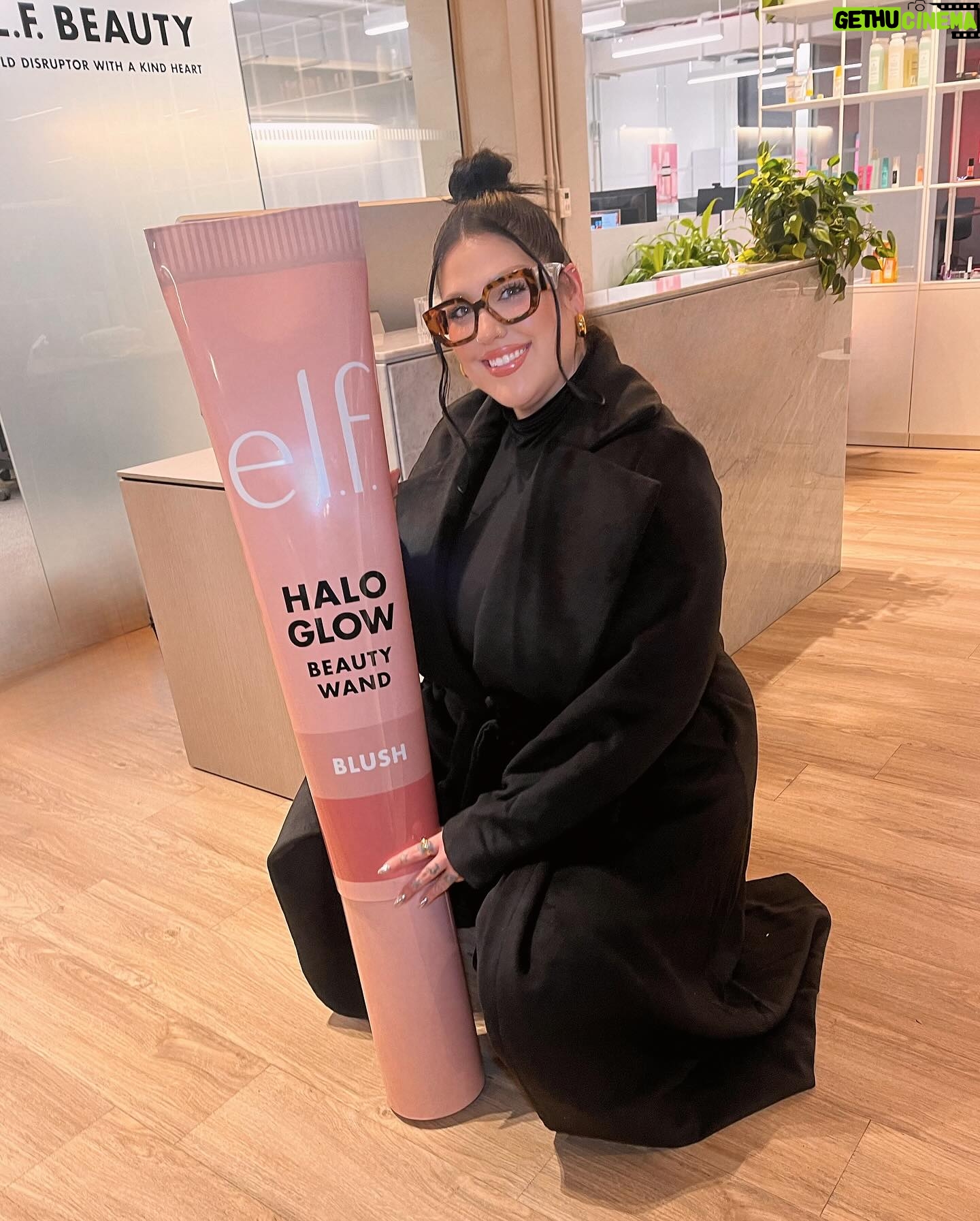 Nicole Faulkner - 11.4K Likes - My first 2 weeks with @elfcosmetics have been e.l.f.ing amazinggggg!!! 🤍💄🙏🏼