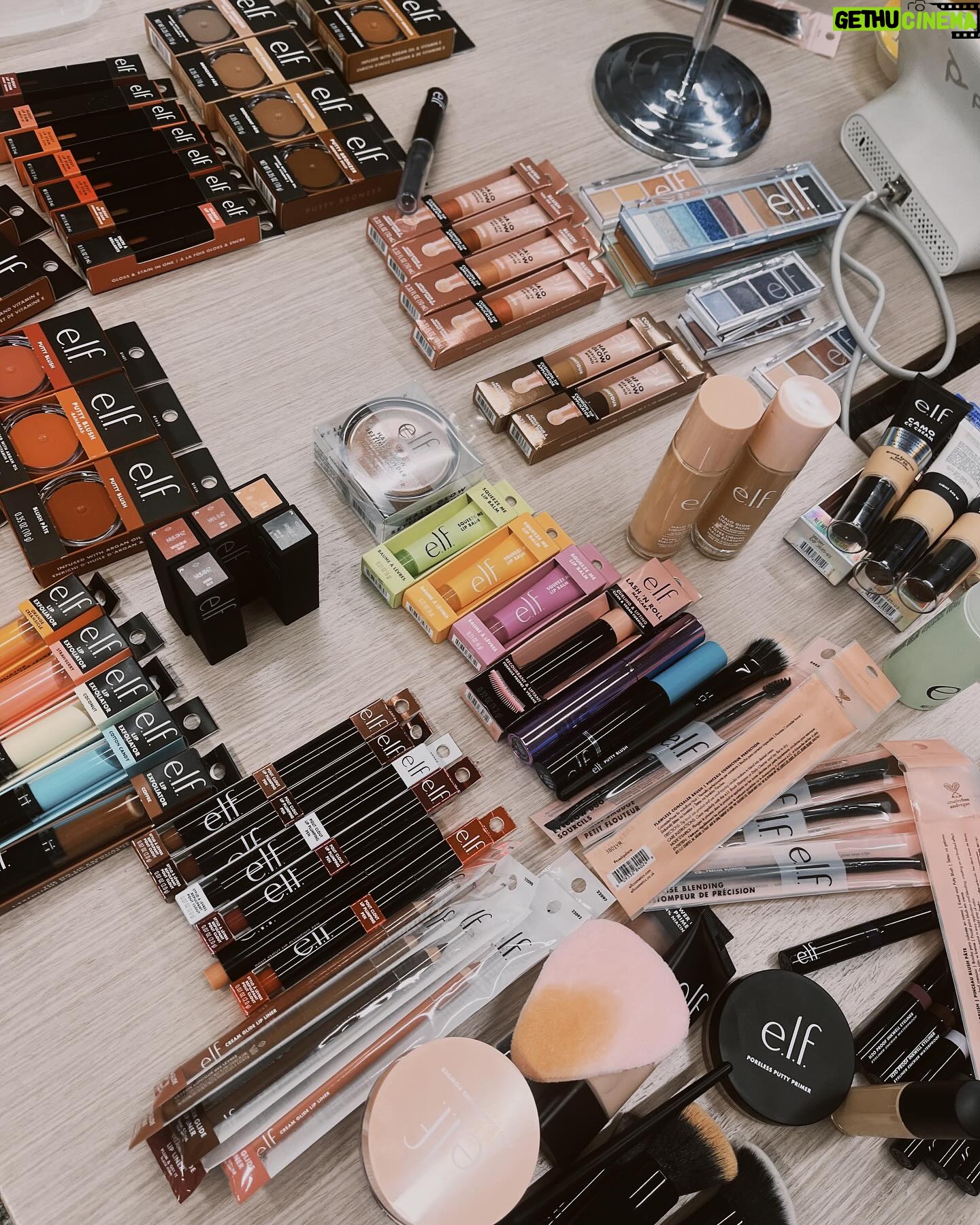 Nicole Faulkner - 11.4K Likes - My first 2 weeks with @elfcosmetics have been e.l.f.ing amazinggggg!!! 🤍💄🙏🏼
