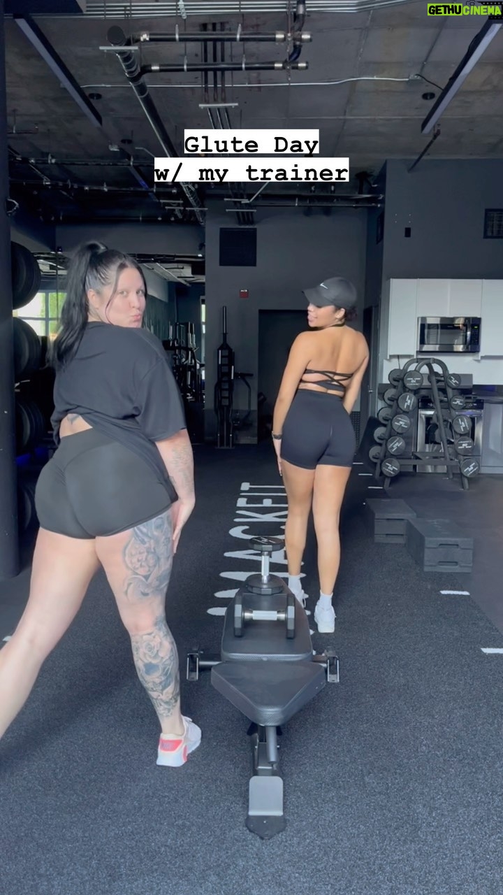 Nicole Faulkner Instagram - Glute Day w/ my trainer @jaelynfit π πͺπΌ Iβm not gonna lie, this is the fattest my booty ever been and ima keep posting it cuz genetically I am not gifted in that department! This is home grown baby! π Please comment what other workouts you wanna see!! My trainer is taking new clients for the rest of the year at our gym in North Hollywood. If you wanna grow your booty too hit her up and tell her I sent you! π Also shout out to @alaninutrition for being the best preworkout, energy with no jitters! π
@mackfittraininggym π€ #gluteworkout #glutes #fitnessmotivation #fitnessjourney #glutegains
