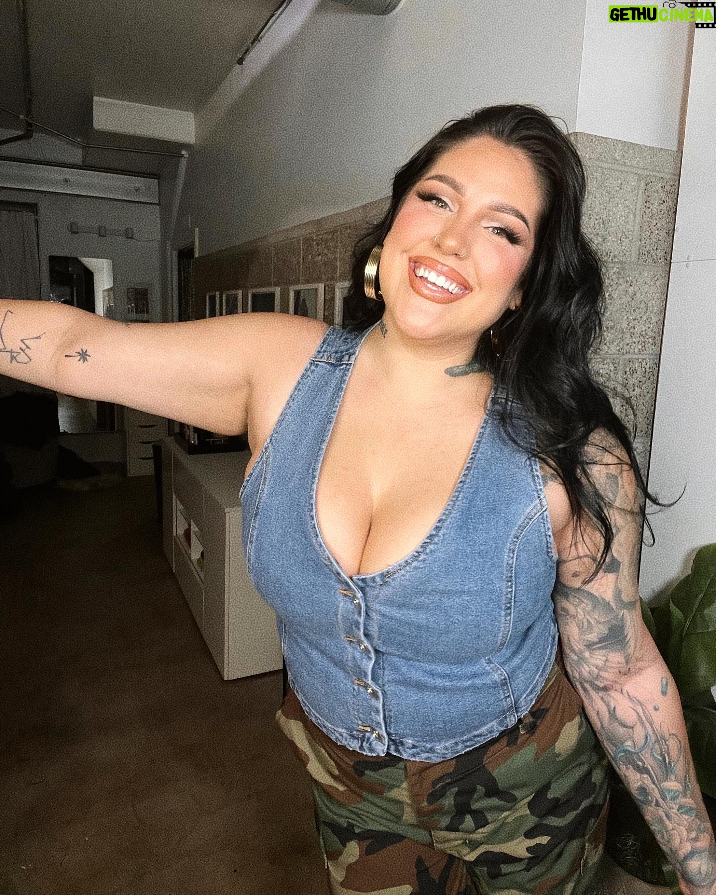Nicole Faulkner Instagram - Always better, never bitter. @fashionnovacurve