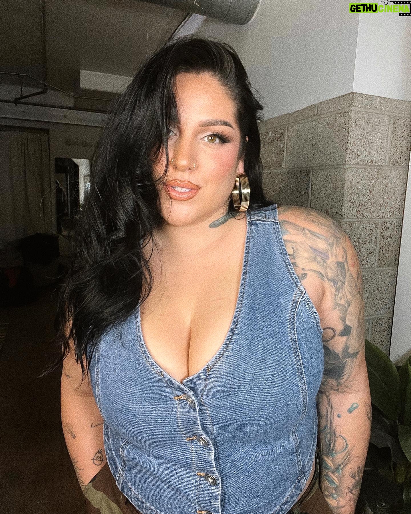 Nicole Faulkner Instagram - Always better, never bitter. @fashionnovacurve