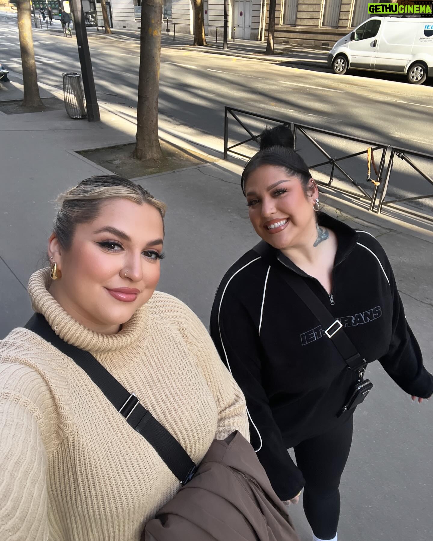 Nicole Faulkner - 13.9K Likes - Valentine’s Day in Paris 🇫🇷 💕 🥐