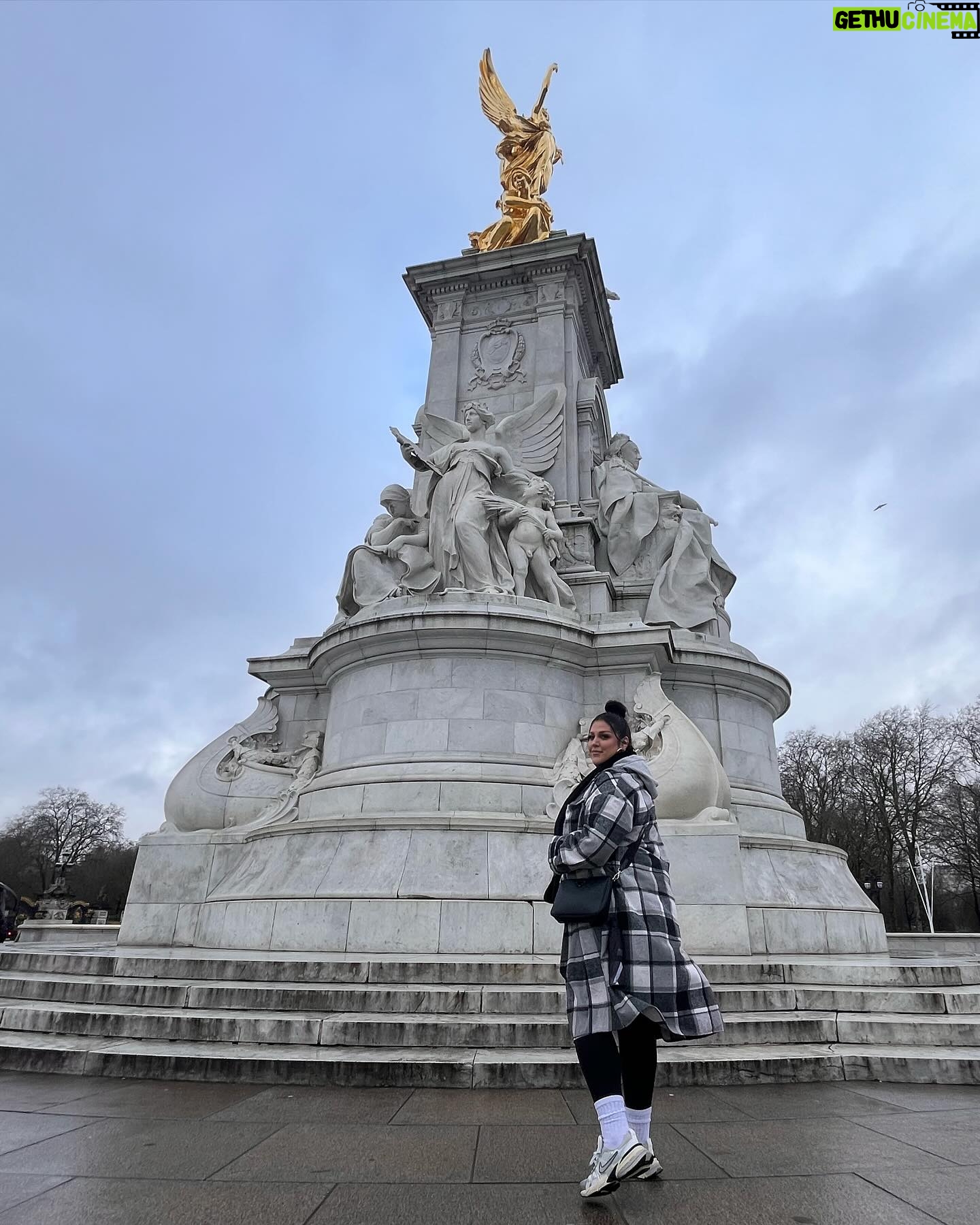 Nicole Faulkner - 5.8K Likes - London dump vol. 1 🇬🇧