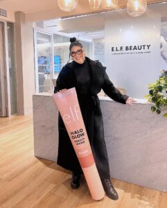 Nicole Faulkner Instagram - My first 2 weeks with @elfcosmetics have been e.l.f.ing amazinggggg!!! 🤍💄🙏🏼