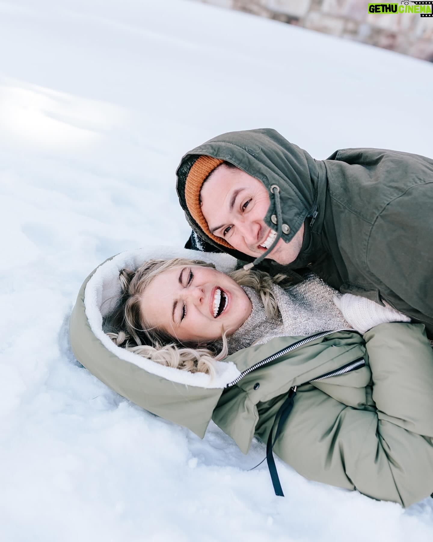 Nicole Franzel Instagram - sometimes you just gotta wrestle it out in the snow ❄️🤭