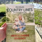 Nicole Franzel Instagram - who woulda thunk?! 👩🏼‍🌾🌾 super excited to be on the cover of a magazine with my pups 🥹 thank you God for this beautiful country life, for the many opportunities you’ve allowed me and for giving me the best parents & family. Everything good in me, is from them. 🤍