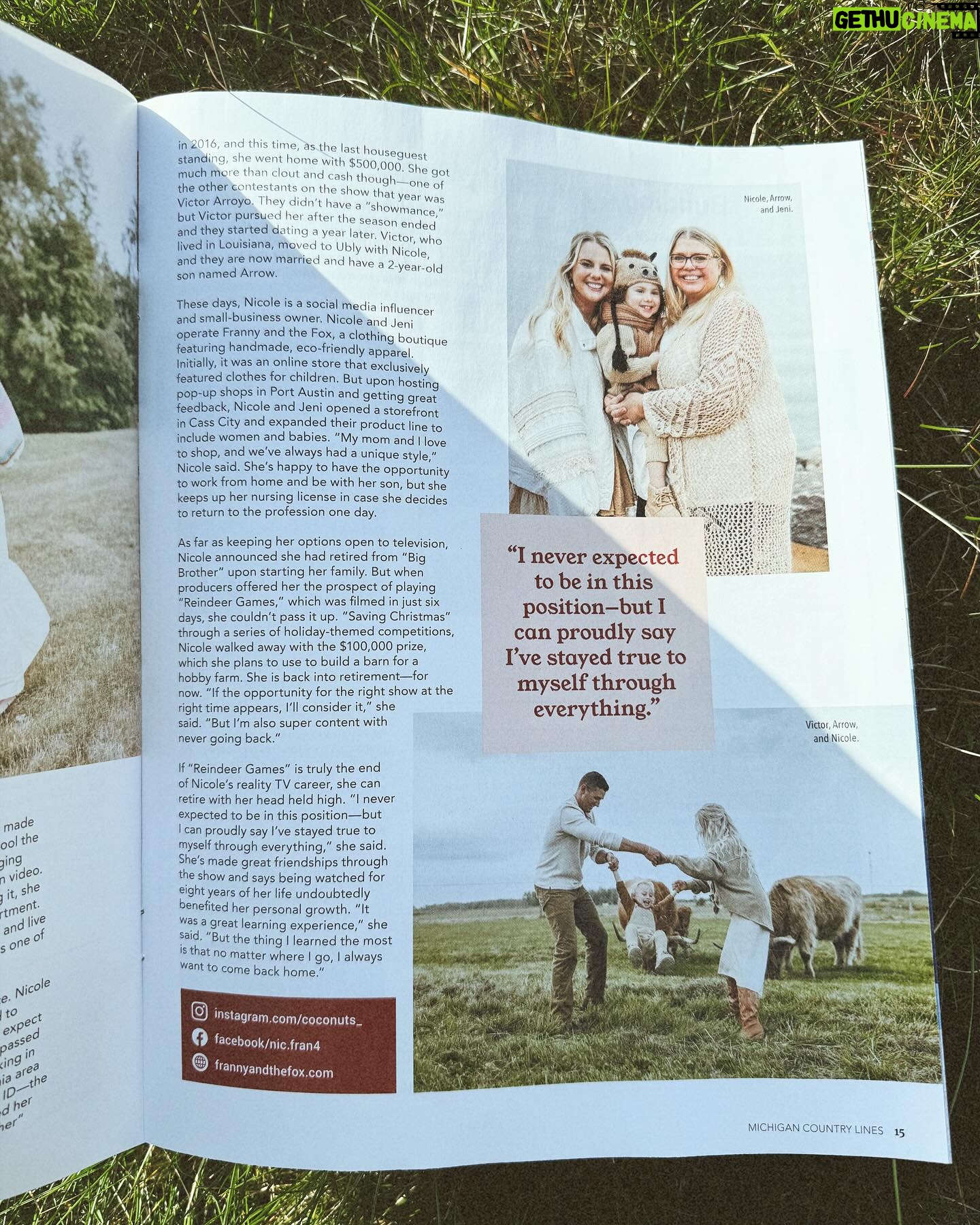 Nicole Franzel Instagram - who woulda thunk?! 👩🏼🌾🌾 super excited to be on the cover of a magazine with my pups 🥹 thank you God for this beautiful country life, for the many opportunities you’ve allowed me and for giving me the best parents & family. Everything good in me, is from them. 🤍