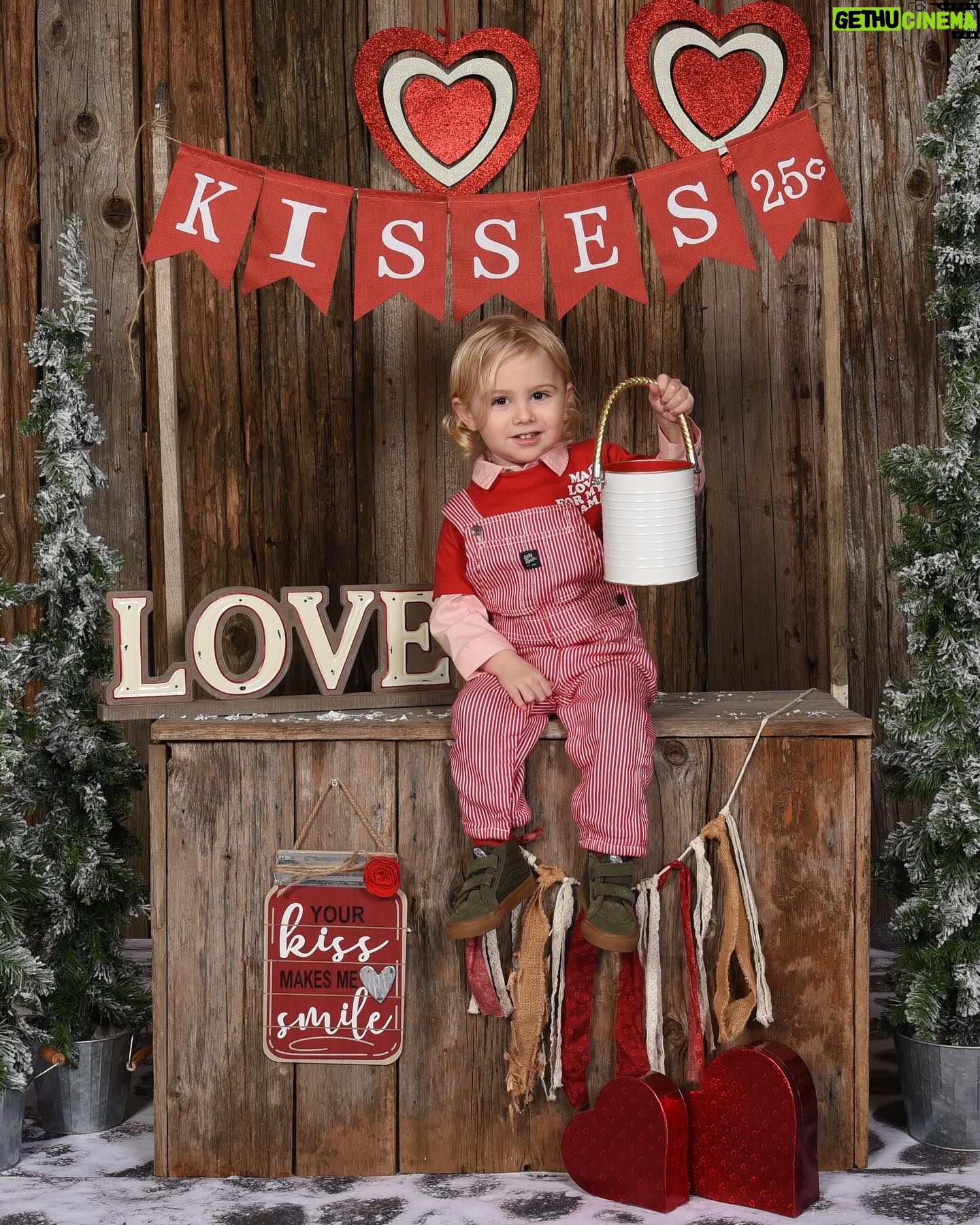Nicole Franzel Instagram - & to think, I get these kisses for free 🥰! my cutest valentine 😍.