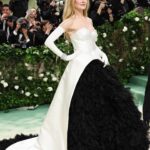 Nicole Kidman Instagram - Celebrating fashion, art and all the artisans behind-the-scenes of last night’s #GardenOfTime beauties 🌸 #MetGala