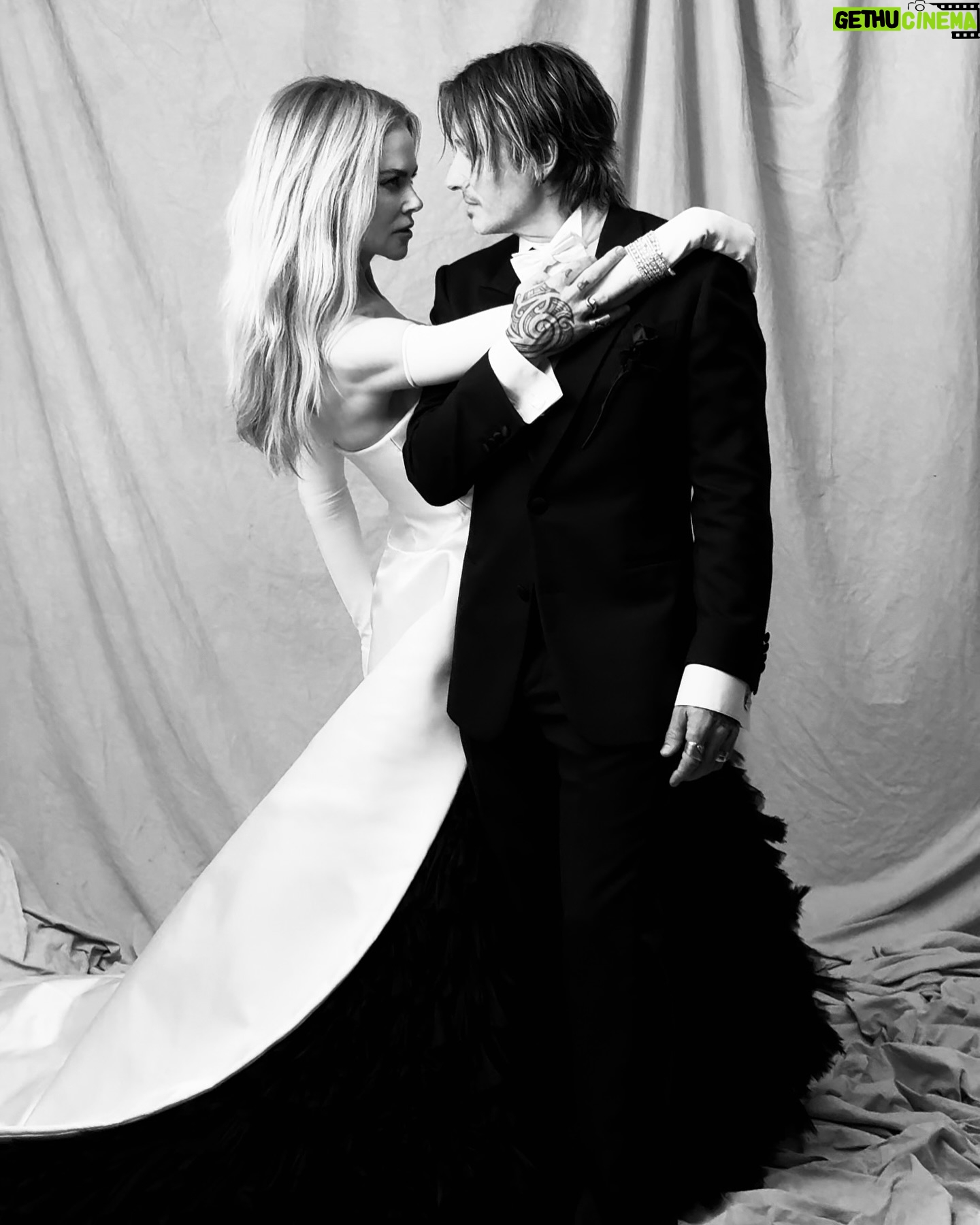 Nicole Kidman Instagram - Date Night at The @MetMuseum 🤍🖤 #MetGala
