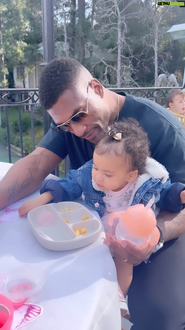 Nicole Lynn Williams Instagram - POV You married your best friend and now get to watch him be the best girl dad and turn to mush 🥰