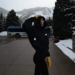 Nicole Lynn Williams Instagram - Are you team winter or summer? I LOVE the snow! Probably because I grew up that way and it feels more like home. @alo