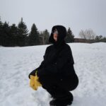 Nicole Lynn Williams Instagram - Are you team winter or summer? I LOVE the snow! Probably because I grew up that way and it feels more like home. @alo