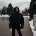 Nicole Lynn Williams Instagram - Are you team winter or summer? I LOVE the snow! Probably because I grew up that way and it feels more like home. @alo