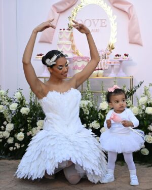 Nicole Lynn Williams Instagram - The sweetest birthday party for the sweetest birthday girl!! @dovealayah We love you so much! 🎀🩰💕
