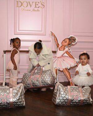 Nicole Lynn Williams Instagram - The sweetest birthday party for the sweetest birthday girl!! @dovealayah We love you so much! 🎀🩰💕