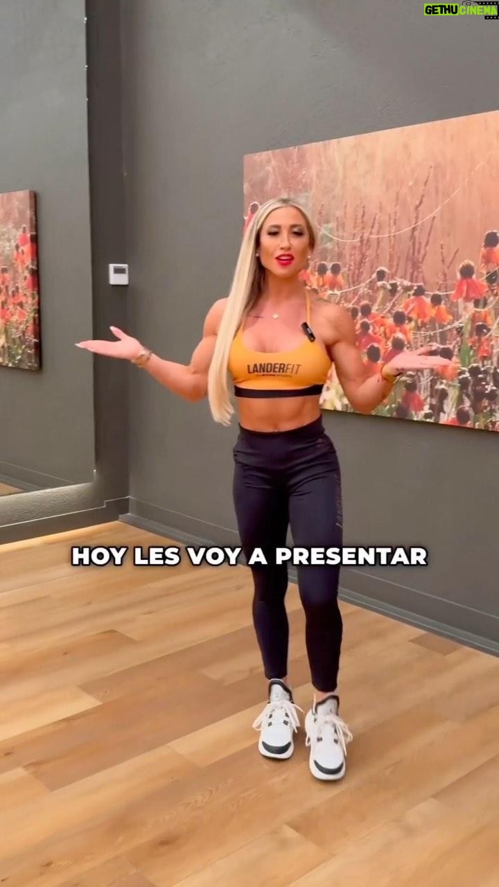Nicole Moreno Instagram - Noticias importantes! 💪✨ Junto a la gran @nicolelulichile, te presentamos nuestro increible proteína gourmet Wheyk Shake, un milkshake hecho proteína . 🥤 Con un sabor y mezcla perfecta de vitaminas y minerales, es ideal como snack saludable. 🍫🥰 Pruebala ahora! y como dice Nicole “Nutre tu cuerpo” 😎💯 Te esperamos! 💛💪 •Puedes encontrarlas en nuestras páginas web• 🥇www.byon.cl 🥇www.landerfit.cl #landerfit #wheykshake #nutricion #bienestar #fitness #byonutrition #suplementos #wheyprotein #landerfitchile