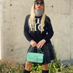 Nicole Moreno Instagram - Un día previo aviso, llego ella a sacudirme la vida. Me estrelle en su sonrisa, me apreciaron Sus brazos, me asesinaron sus besos, me quemaron sus caricias. Entonces, aprendí que en ocaciones ocurren accidentes de los que se puede salir con MUCHO MÁS VIDA✨✨✨ . A cuidarse mucho este Fin se semana ♥️ manejen con responsabilidad y precaución. Si van a beber por favor pasen sus llaves 👐🏻