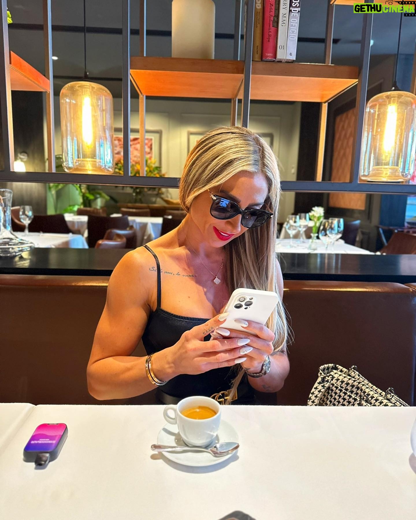 Nicole Moreno Instagram - Todo lo que es Moda pasa de Moda, el estilo jamás. 🖤 . . #moda #fashion #style #love #outfit #model #look #spain #madrid #photography #barcelona #picoftheday #estilo #photooftheday #instagood #ootd #beautiful #instafashion #instagram #beauty #outfitoftheday #streetstyle #complementos #blogger #woman #tendencia #girl #shopping #mujer