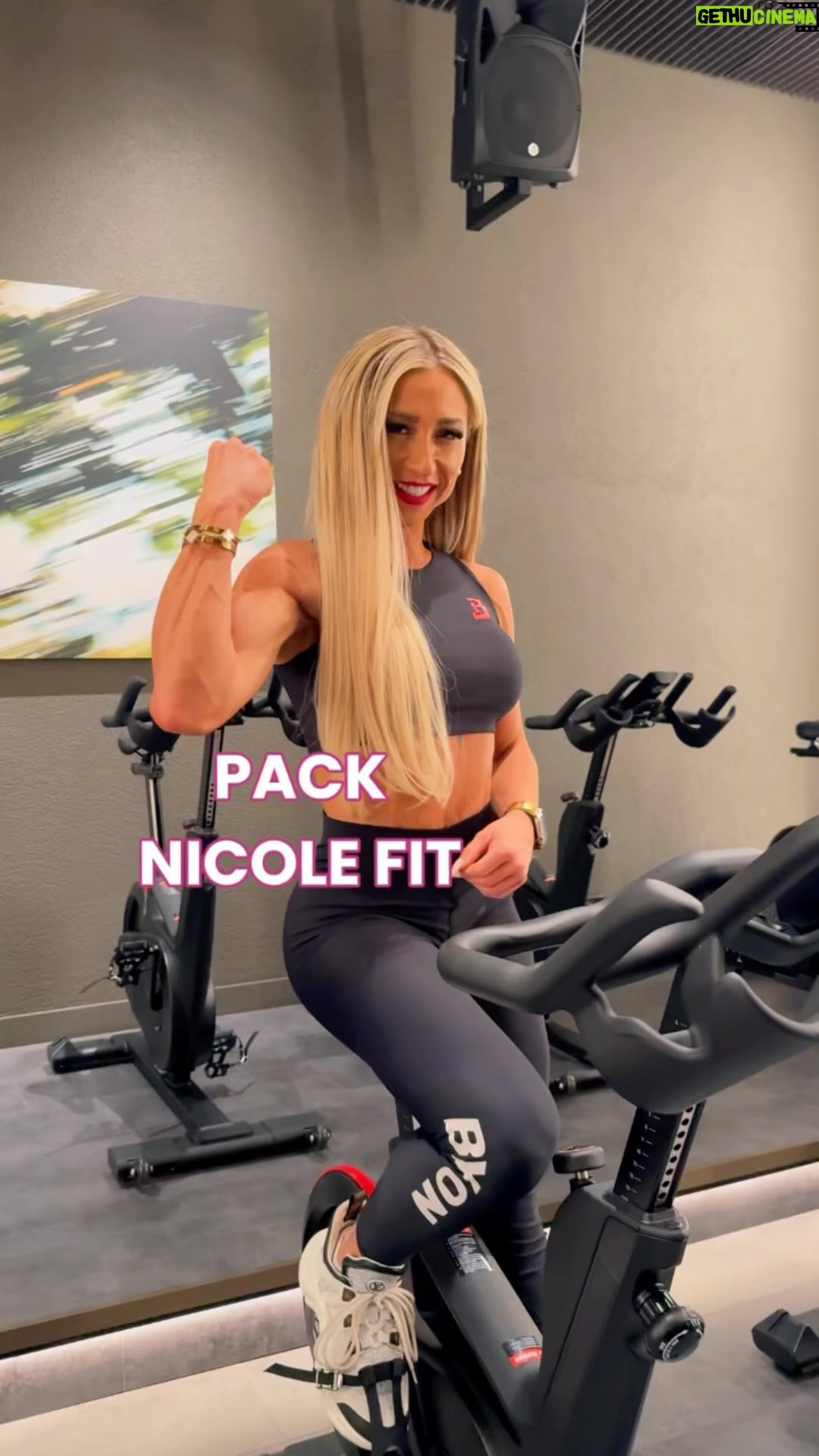 Nicole Moreno Instagram - PACK NICOLE FIT 🏃♀️✨ Si te preocupa tu bienestar personal y te encanta cuidarte, el PACK NICOLE FIT es perfecto para ti. Este pack exclusivo, recomendado por @nicolelulichile incluye todo lo que necesitas para sentirte bien por dentro y por fuera. ¿Qué incluye? ✨Hair Skin Nails de Landerfit: El complemento perfecto para cuidar tu cabello, piel y uñas. Con ingredientes naturales que promueven la salud y el brillo, es un imprescindible para tu rutina diaria. 💅💇♀️ ✨Proteína Wheyk Shake de Landerfit 2 lbs: Un delicioso milkshake proteico que combina sabor y consistencia. Ideal para ayudarte a alcanzar tus objetivos de proteina diario y mantenerte saciado, 24 gr de prote por porción, sin gluten y con adicion de vitaminas y minerales. 🍦💪 ✨Shaker de regalo: Un práctico y resistente shaker para mezclar tus suplementos y llevarlos contigo a cualquier lugar. ¡No te pierdas ni una toma de tu proteína favorita! 🔄🥤 (el color es aleatorio). ✨Accesorio sorpresa de regalo: Ya sea una banda de resistencia, una cuerda para saltar, muñequeras o cualquier otro accesorio útil, este regalo sorpresa hará que tu entrenamiento sea aún más especial. 🎁✨ ¿Por qué elegir este pack? Porque sabemos que para ti la calidad y la conveniencia son importantes. Este pack te brinda productos de alta calidad y la comodidad de tener todo lo que necesitas para tu rutina diaria. Perfecto para personas como tu que se cuidan y buscan mejorar. Elige el PACK NICOLE FIT y cuidate con estilo 🌟 Entra www.byon.cl y ve por el tuyo! Te esperamos! ❤️ #fitness #suplementos #nicolemoreno #byonutrition #bienestar #cuidadopersonal #pelopielyuñas #wheyprotein #promociones