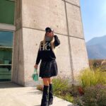 Nicole Moreno Instagram - Un día previo aviso, llego ella a sacudirme la vida. Me estrelle en su sonrisa, me apreciaron Sus brazos, me asesinaron sus besos, me quemaron sus caricias. Entonces, aprendí que en ocaciones ocurren accidentes de los que se puede salir con MUCHO MÁS VIDA✨✨✨ . A cuidarse mucho este Fin se semana ♥️ manejen con responsabilidad y precaución. Si van a beber por favor pasen sus llaves 👐🏻
